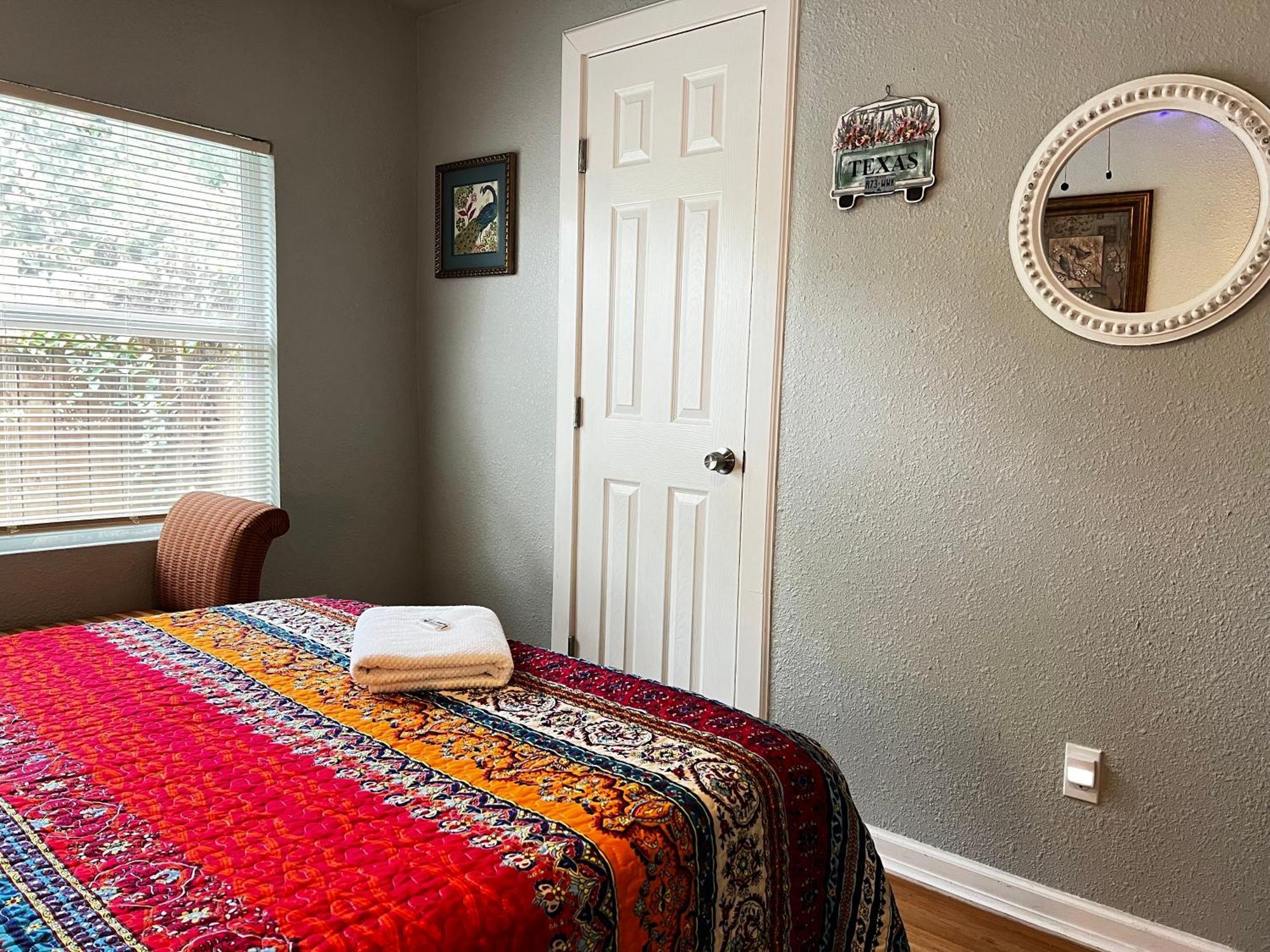 Boho Bliss- Cozy Private Room 2 Miles From Alamodome! San Antonio Esterno foto